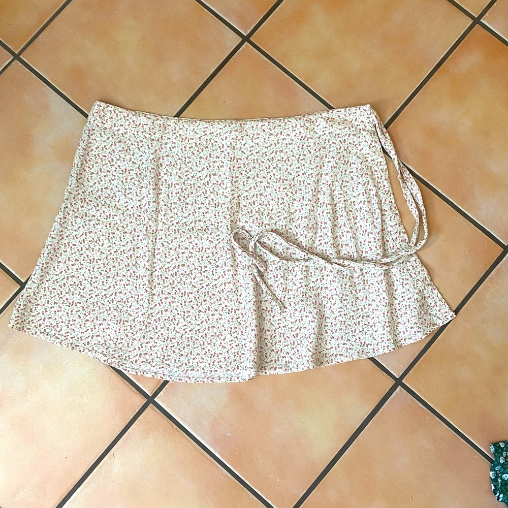 SOLD Brandy Melville Genevieve Skirt